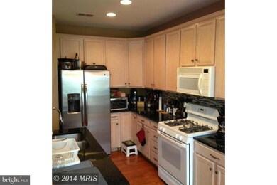 25816 Kirkwood Square, Chantilly, VA 20152 - photo 7