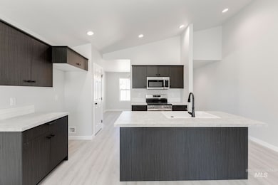 2128 N 7th St E, Mountain Home, ID 83647 - photo 4