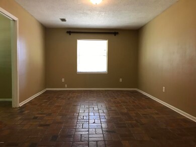 Living Room / Den