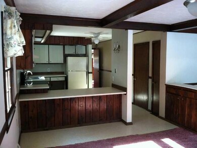 Kitchen. This is an excellent layout...