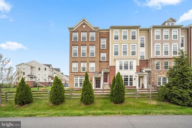 43421 Town Gate Square, Chantilly, VA 20152 - photo 2