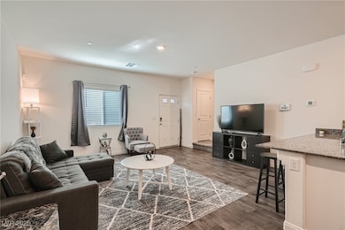 527 Clearsable Ave, Henderson, NV 89044 - photo 2