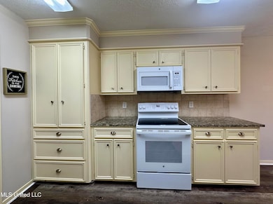 351 Cascades Cir E, Clinton, MS 39056 - photo 3