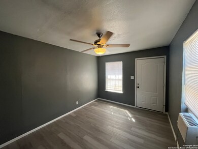 2513 Quintana Rd unit 6, San Antonio, TX 78211 - photo 4