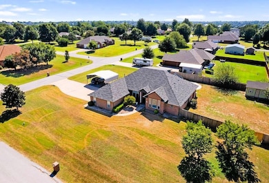 1200 Chipper Ln, Edmond, OK 73025 - photo 2