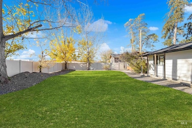 621 W Broadway Ave, Meridian, ID 83642 - photo 4