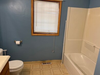 9 Marie St, Ludlow, MA 01056 - photo 5