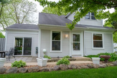 1103 Compton Ave, Algonquin, IL 60102 - photo 2