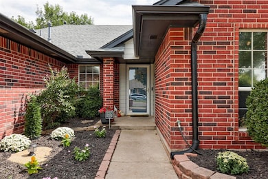 213 Tecumseh Ridge Cir, Norman, OK 73069 - photo 6