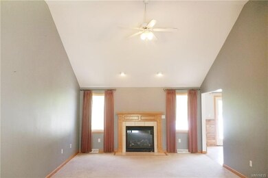 2659 Pinelake Dr, Niagara Falls, NY 14304 - photo 3