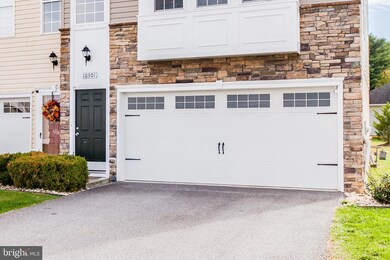 10301 Lantern Ln, Hagerstown, MD 21740 - photo 2