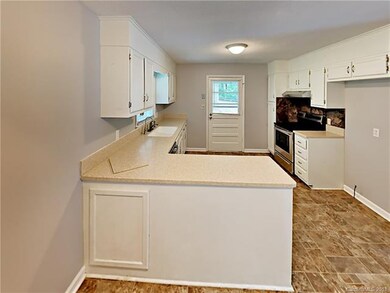 180 Mapleleaf Rd, Statesville, NC 28625 - photo 6