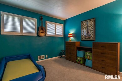 1511 Parklane Dr, Bettendorf, IA 52722 - photo 6