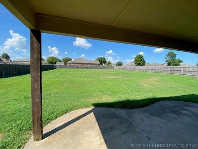 1101 W 119th St S, Jenks, OK 74037 - photo 4