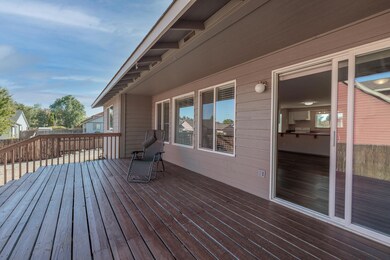 2135 SW Obsidian Ave, Redmond, OR 97756 - photo 2