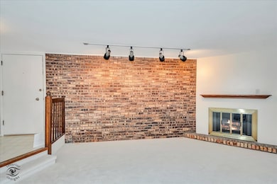 1327 Cass Ln E unit 301, Westmont, IL 60559 - photo 3