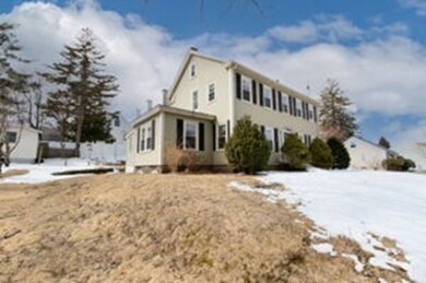 141 Quinapoxet Ln, Worcester, MA 01606 - photo 3