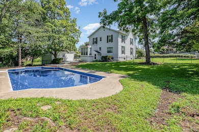 026_8_gibbons_street04-edit_451