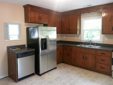 There was no dishwasher but plenty of space. Stain