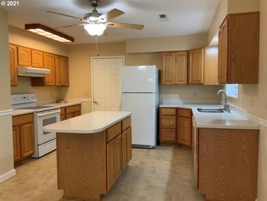 3123 Southside Rd, Sutherlin, OR 97479 - photo 3