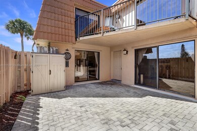 1532 W Harmony Lake Cir, Davie, FL 33324 - photo 2