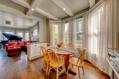 02 Open Living area