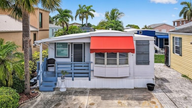 559 Nettles Blvd, Jensen Beach, FL 34957 - photo 4