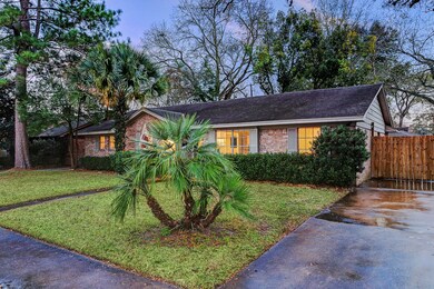 1135 Marcella St, Houston, TX 77091 - photo 3