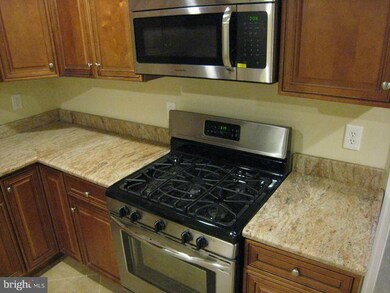 303 Pepper Mill Dr, Capitol Heights, MD 20743 - photo 5