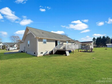 106 Hyde Ln, Statesville, NC 28625 - photo 2