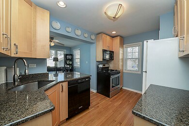 1407 College Ave, Wheaton, IL 60187 - photo 4