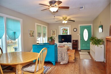 815 W Willis St, Alvin, TX 77511 - photo 7