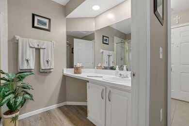 Full Bathroom 1