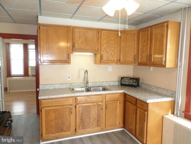 824 E Bellevue Ave, Reading, PA 19605 - photo 7