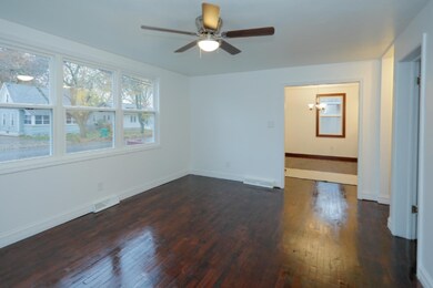 709 Constantine St-105