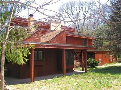 1841 s 4th St N front studio