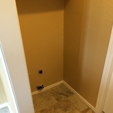 706 Silver Maple Ln, Noble, OK 73068 - photo 4