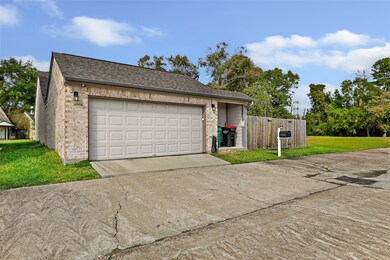 4805 Indian Trail, Baytown, TX 77521 - photo 3