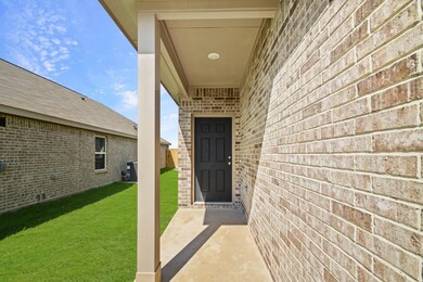 1704 Luke St, Ennis, TX 75119 - photo 3