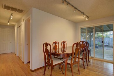 1558 Valley View Dr, Medford, OR 97504 - photo 6