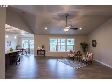 610 Joshua St, Lyons, OR 97358 - photo 4