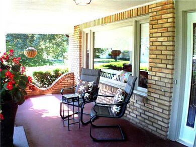 1107 Robins Rd, Lansing, MI 48917 - photo 2