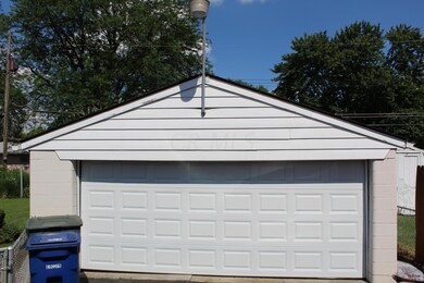 1286 Bernhard Rd, Columbus, OH 43227 - photo 4