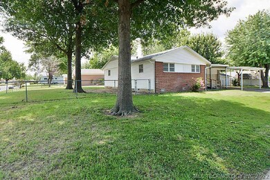 305 W Vandalia St, Broken Arrow, OK 74012 - photo 2