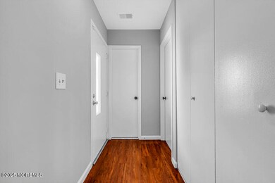 13 Beverly Ct, Tinton Falls, NJ 07724 - photo 5