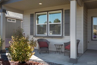 3254 SW Obsidian Ct, Redmond, OR 97756 - photo 2