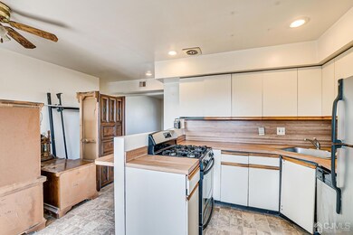 199 Evergreen Rd unit 11A, Edison, NJ 08837 - photo 7