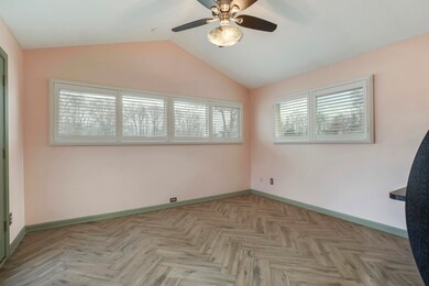 05_101 Oohleeno Way_SunRoom01