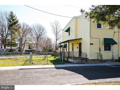 28 S Railroad Ave, Gloucester City, NJ 08030 - photo 2