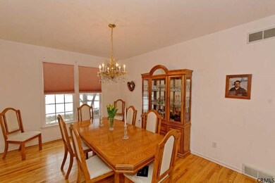 30 N Parkway Dr, Schenectady, NY 12303 - photo 5